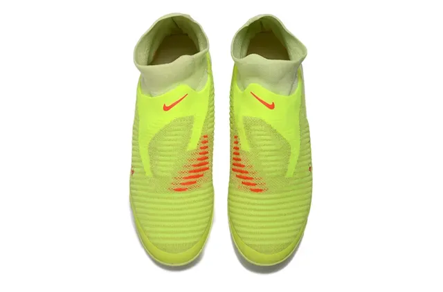 Nike أحذية كرة قدم أصفر أسود نسيج علوي ياقة سوك فيت للعشب الاصطناعي 2