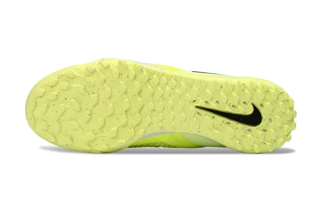 Nike أحذية كرة قدم أصفر أسود نسيج علوي ياقة سوك فيت للعشب الاصطناعي 6