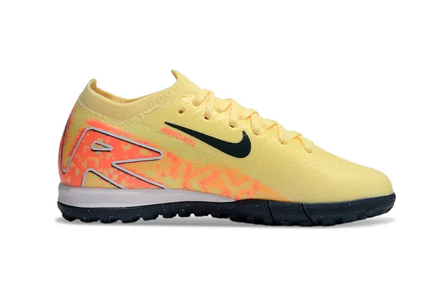 Nike zapatos de fútbol con upper de punto amarillo naranja y suela turf 5