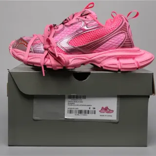 Nike Zoom 2K حذاء رياضي وردي وفضي سميك