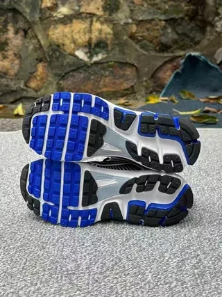 Nike Zoom Vomero 5 蓝白网面鞋面分层合成笼跑鞋 2