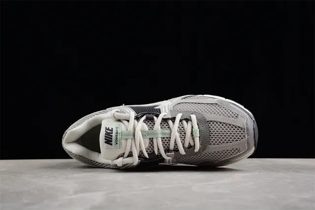 Nike Zoom Vomero 5 Gray Black White Mint Running Shoes 13