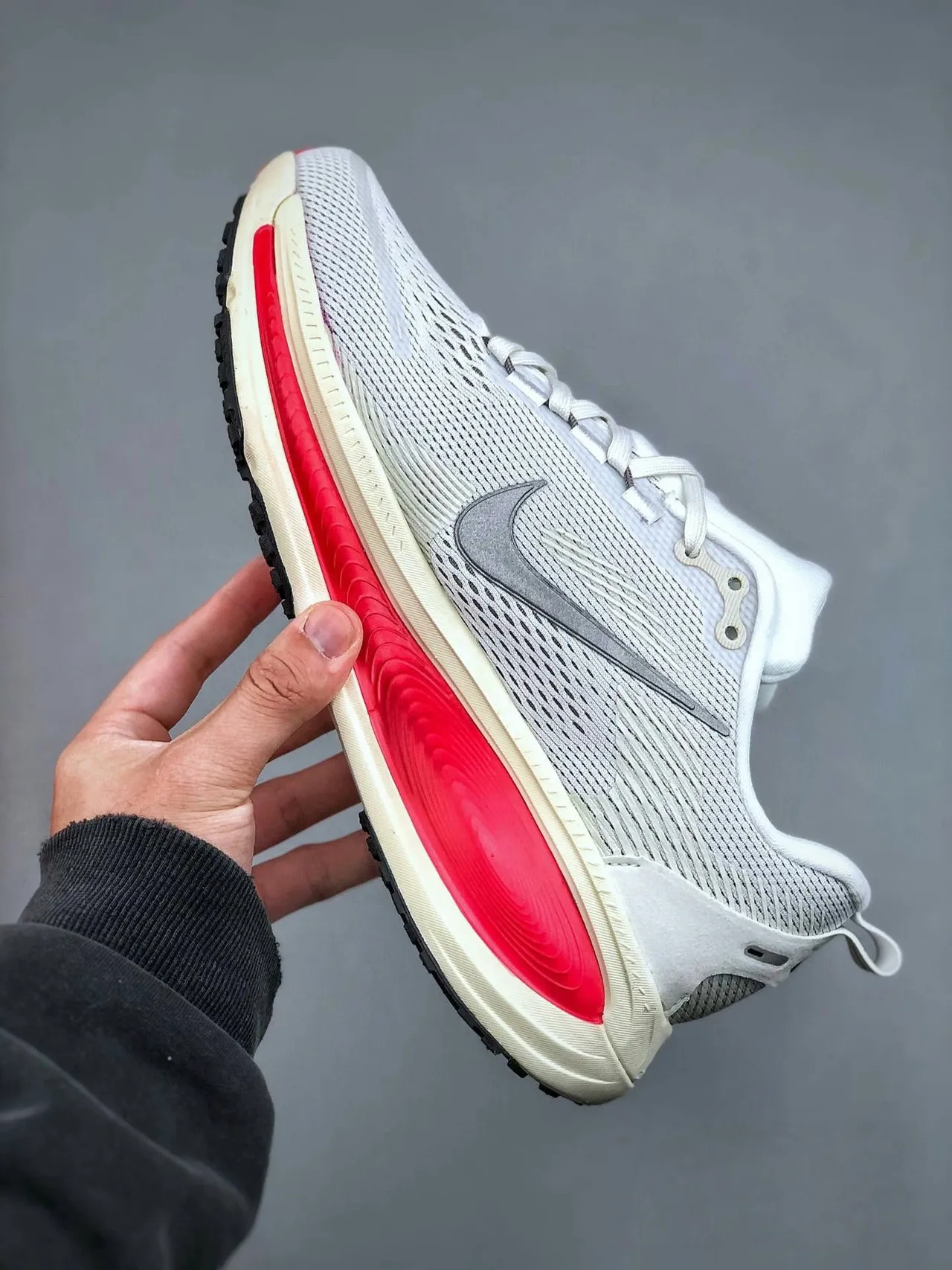 Nike Zoom Vomero 5 Light Gray Red Running Shoes 2