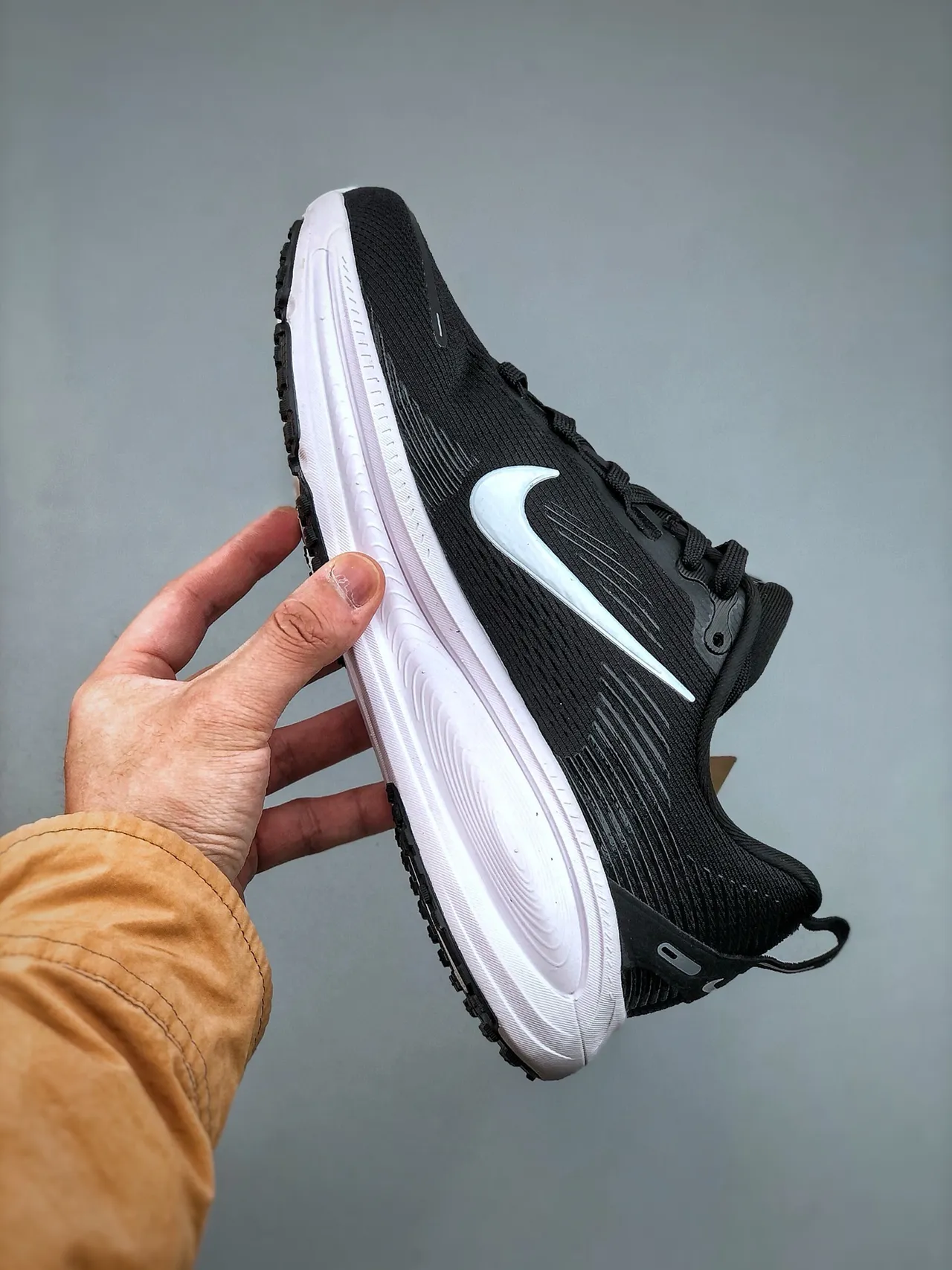 Nike ZoomX Running Shoe Black White Light Blue Running Shoes 2