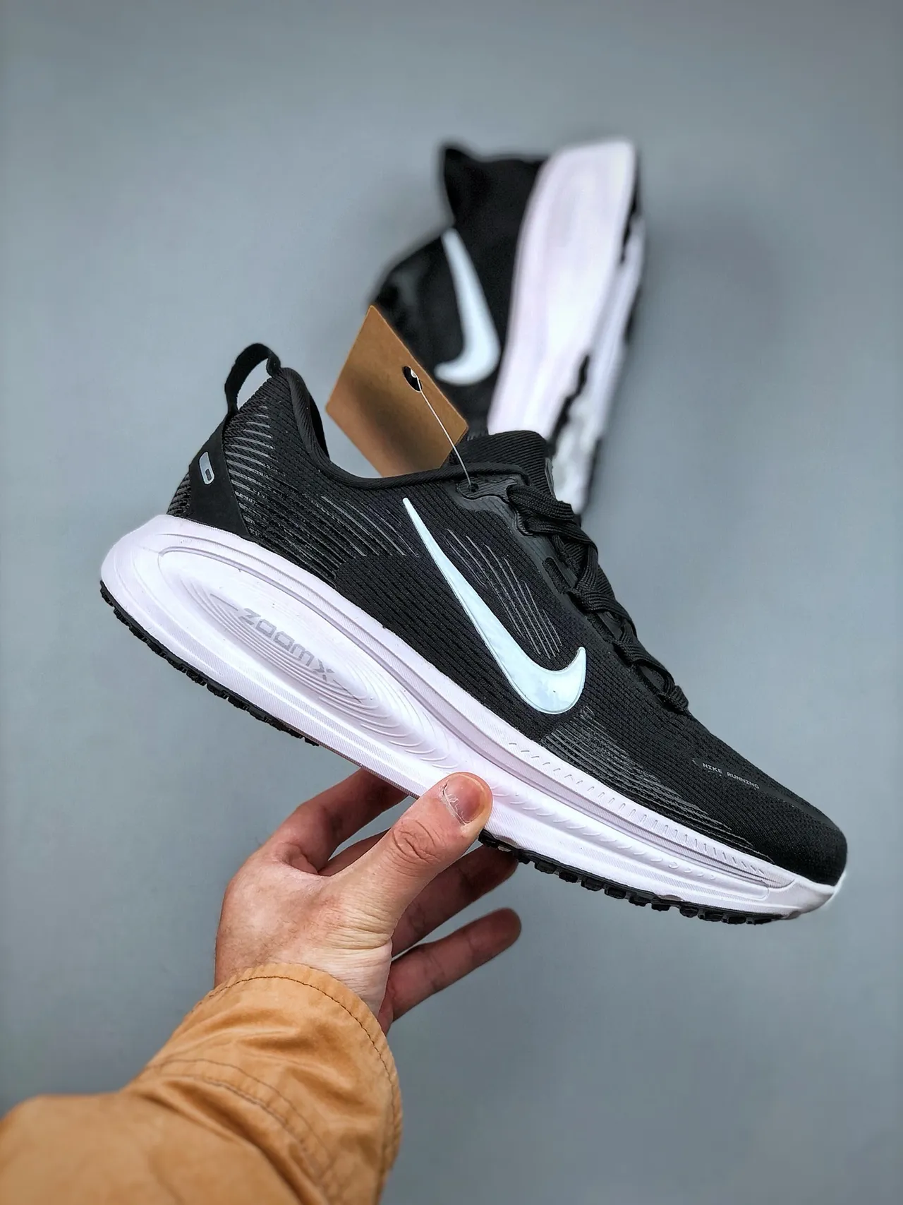 Nike ZoomX Running Shoe Black White Light Blue Running Shoes 4