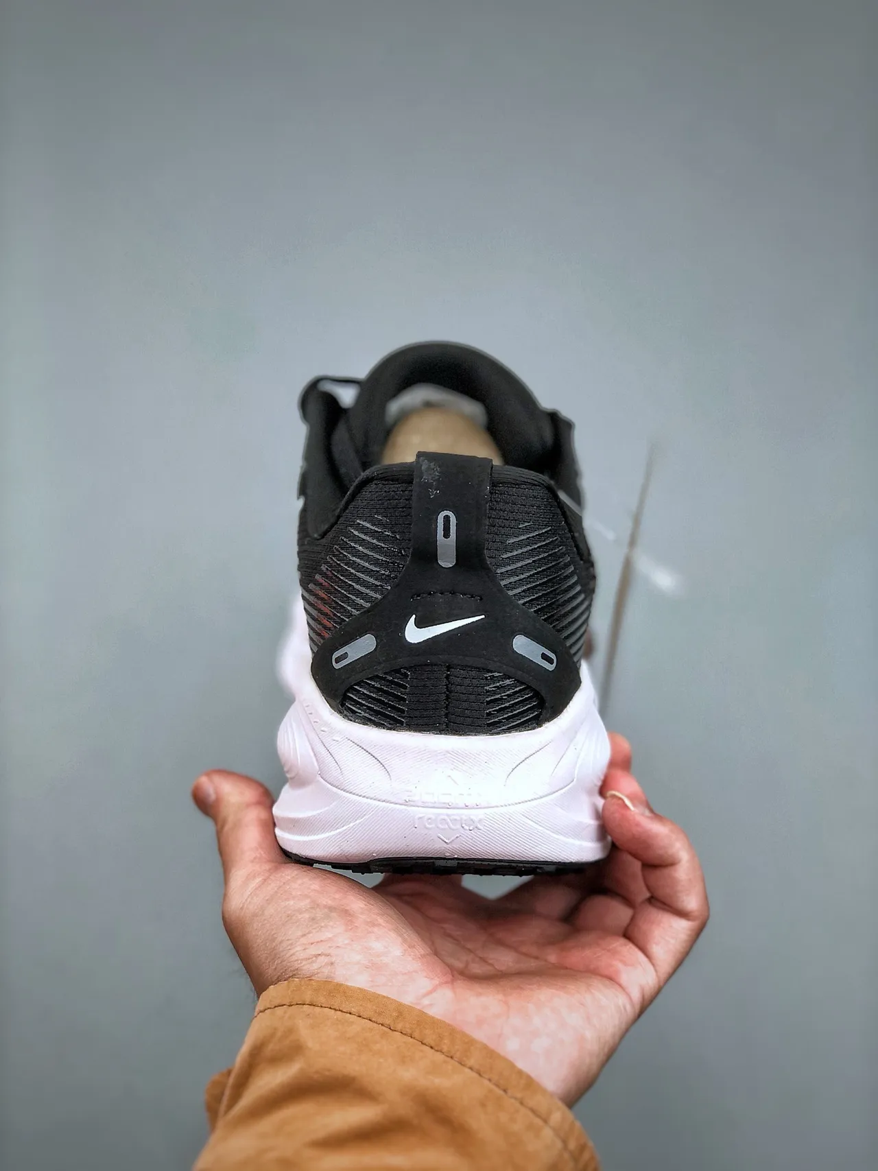Nike ZoomX Running Shoe Black White Light Blue Running Shoes 7