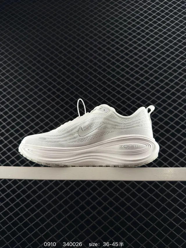 Nike ZoomX Streakfly White Running Shoes 6