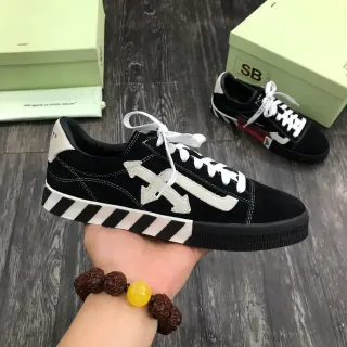 Off-White Arrow Low-Top Black Suede Lifestyle Sneakers