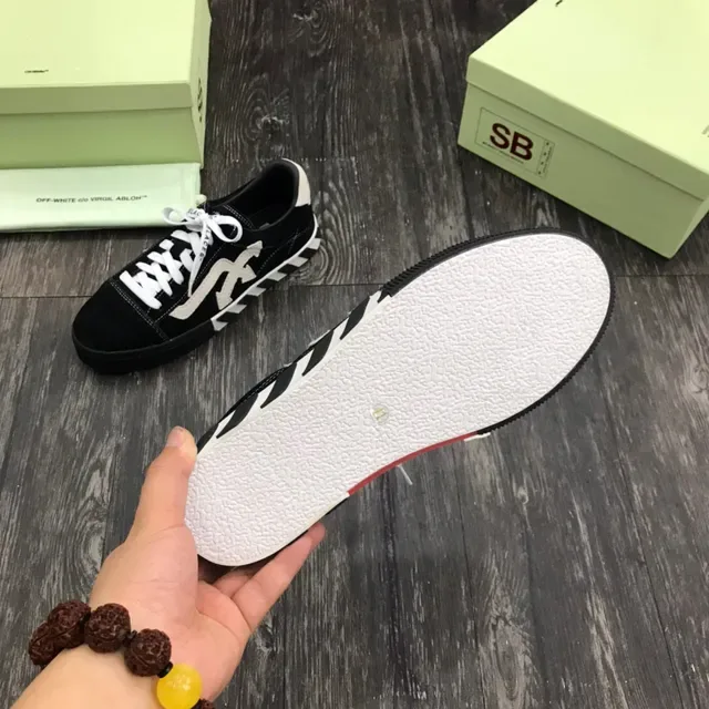 Off-White Arrow Low-Top Black Suede Lifestyle Sneakers 2