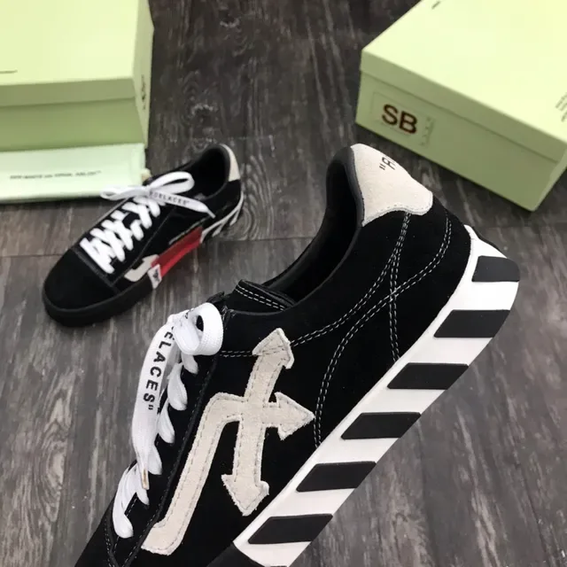 Off-White Arrow Low-Top Black Suede Lifestyle Sneakers 5