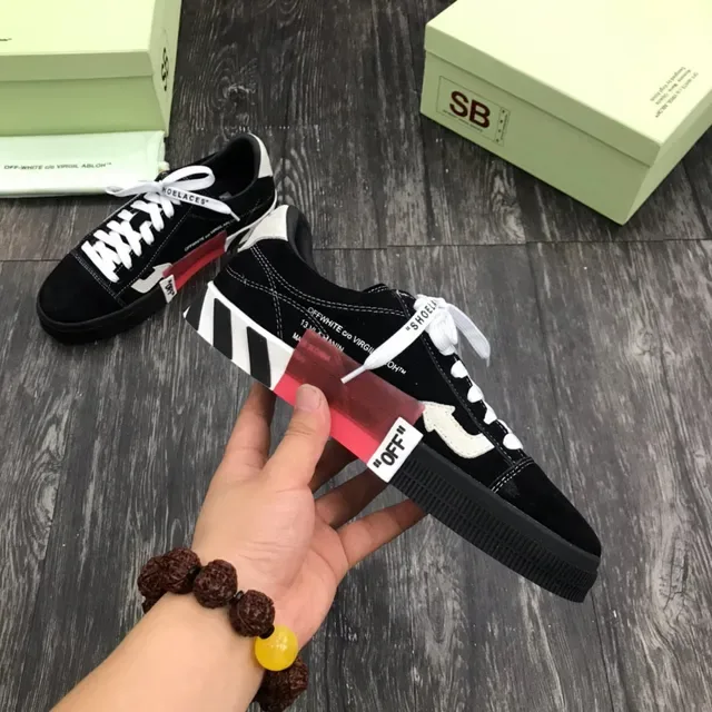 Off-White Arrow Low-Top Black Suede Lifestyle Sneakers 6