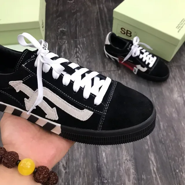 Off-White Arrow Low-Top Black Suede Lifestyle Sneakers 7