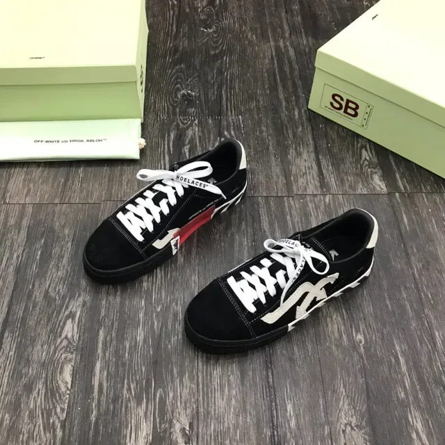 Off-White Arrow Low-Top Black Suede Lifestyle Sneakers 8