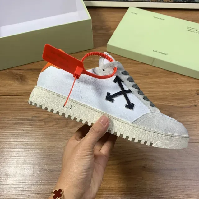 Off-White Gray Low-Top Suede-Leather Panelled Lifestyle Sneakers 5