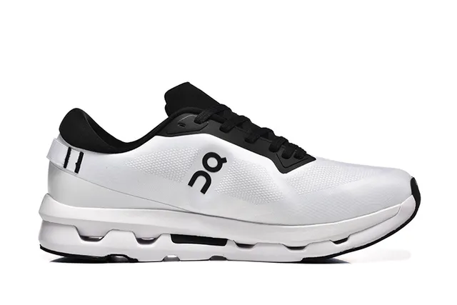 On Cloud Blanco Negro Malla Ingenierizada Parte Superior Superposiciones Contrastantes Zapatos de Running 3