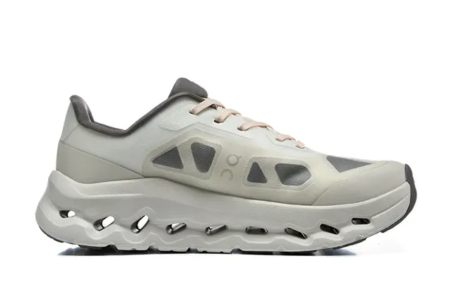 On Cloudmonster Beige Gris zapatillas 4