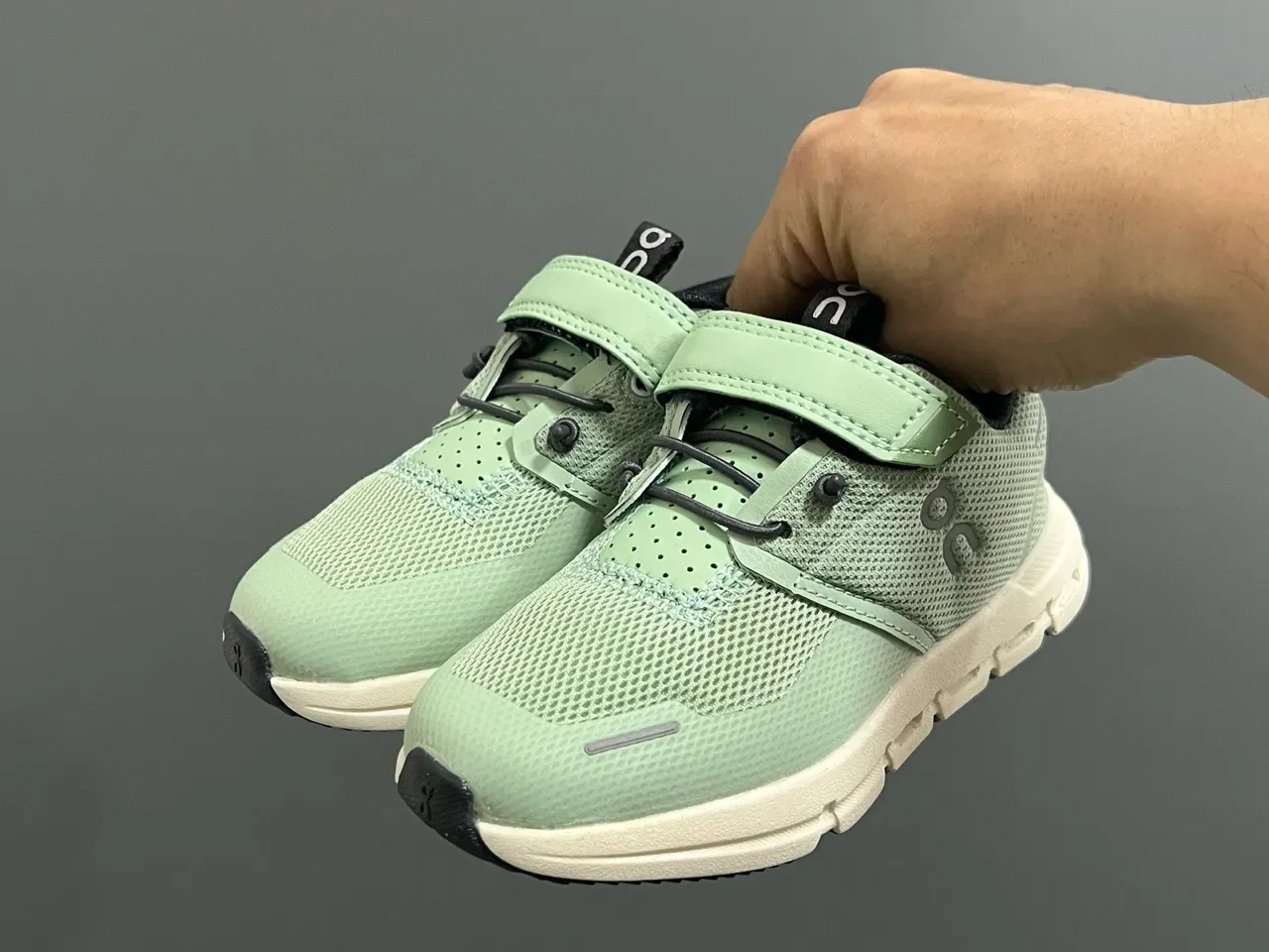 On Cloudmonster Green White Laceless Velcro Strap Breathable Mesh Upper Lifestyle Sneakers 3
