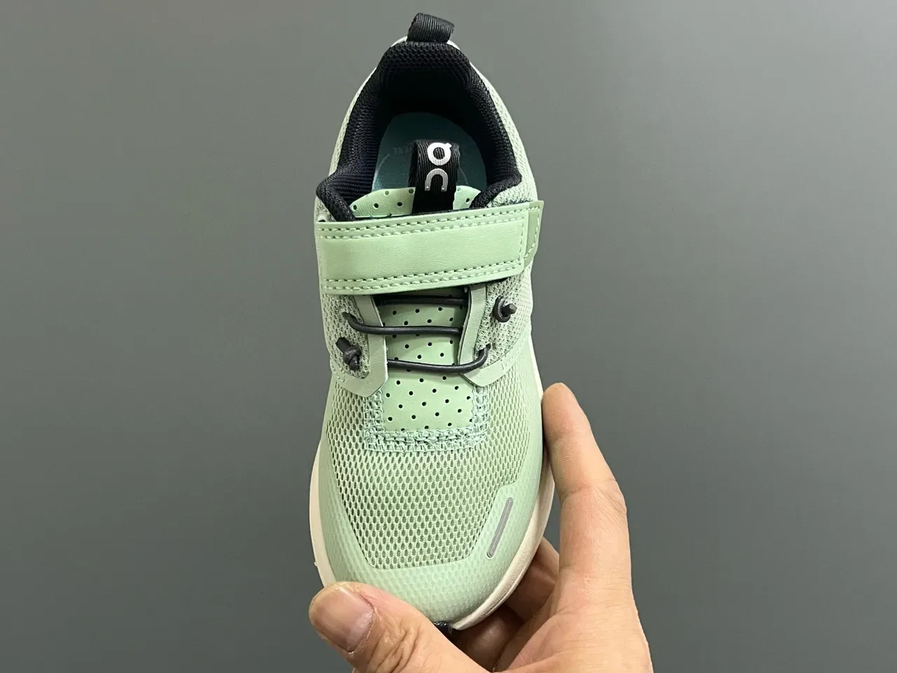 On Cloudmonster Green White Laceless Velcro Strap Breathable Mesh Upper Lifestyle Sneakers 8