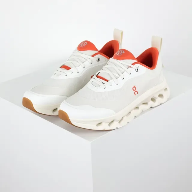 On Cloudmonster Off-White et Orange sneakers lifestyle 2