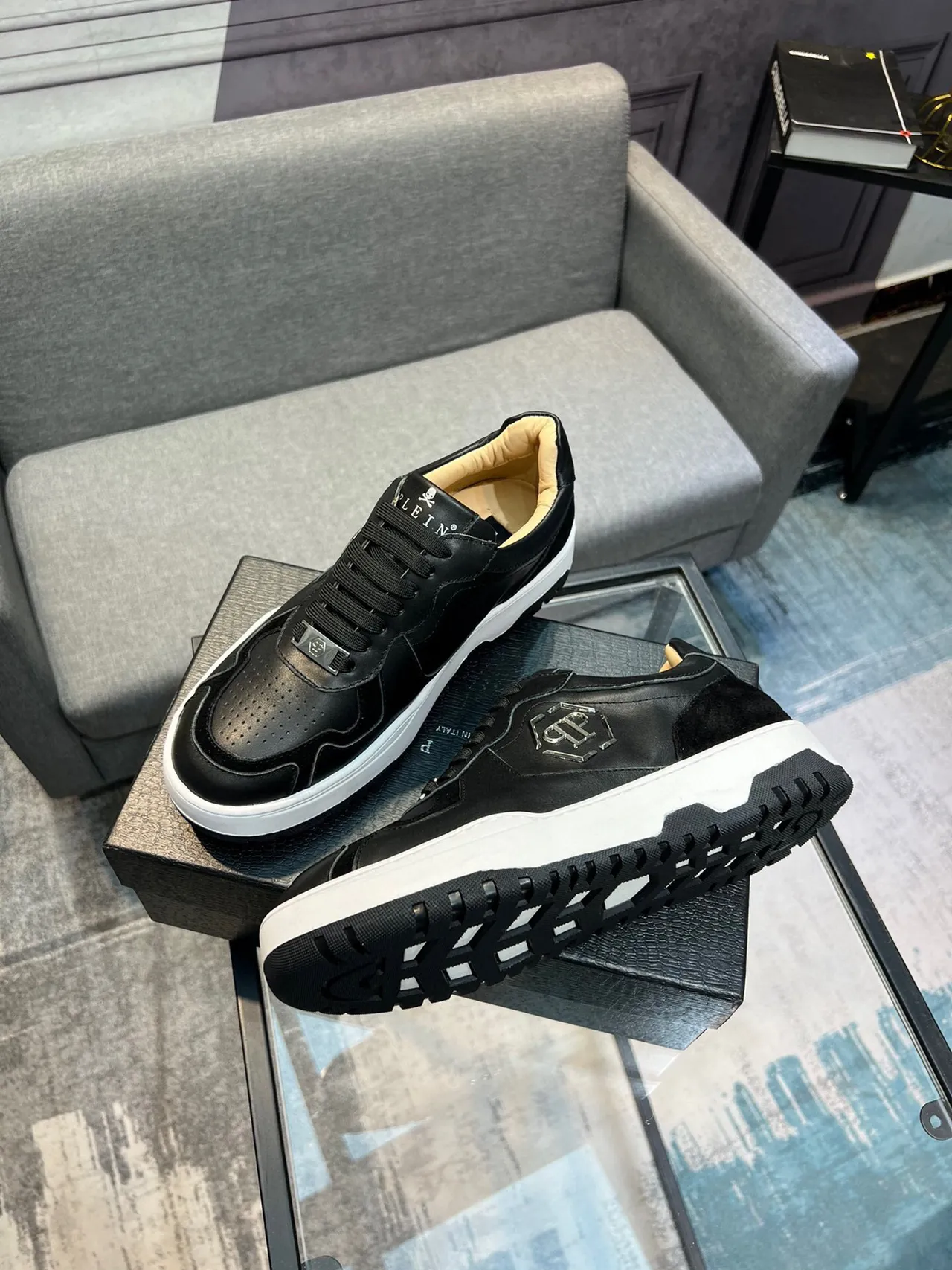 Philipp Plein Lifestyle Sneaker Negro Blanco Hexagonal PP Logo Cuero Y Ante Parte Superior Lifestyle Sneakers 4