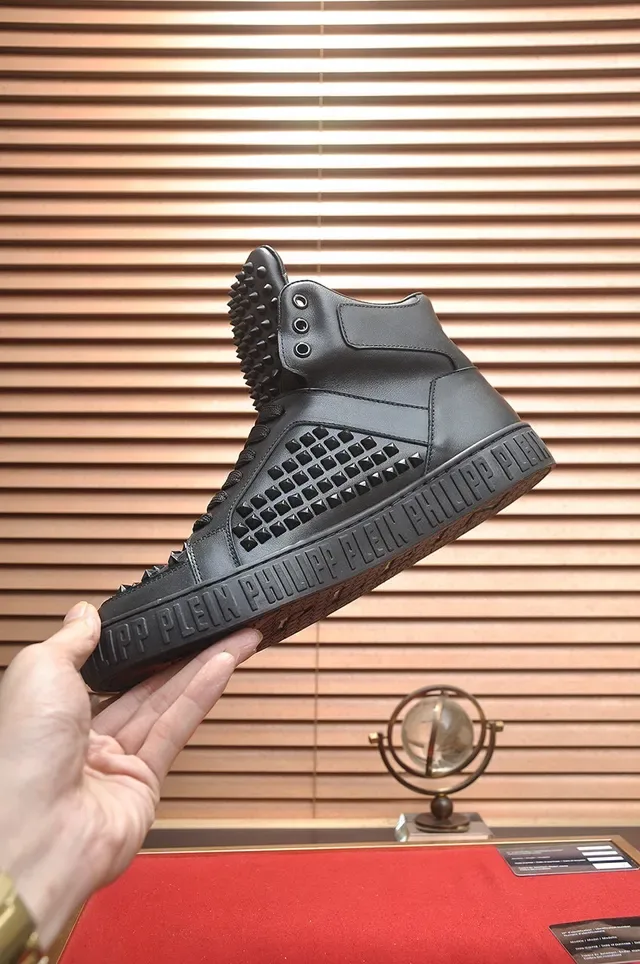 Philipp Plein स्टड एम्बेलिश्ड हाई टॉप काला लाइफस्टाइल स्नीकर 6