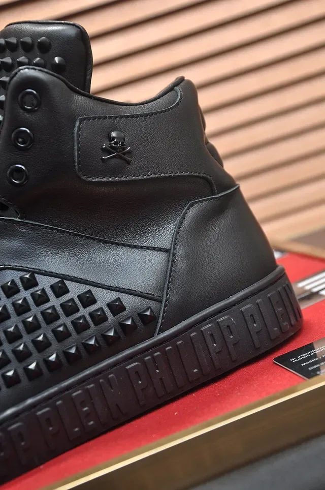 Philipp Plein स्टड एम्बेलिश्ड हाई टॉप काला लाइफस्टाइल स्नीकर 9