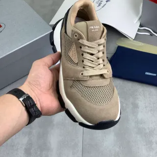 Prada Cloudbust Chaussures Lifestyle en Daim Beige et Maille