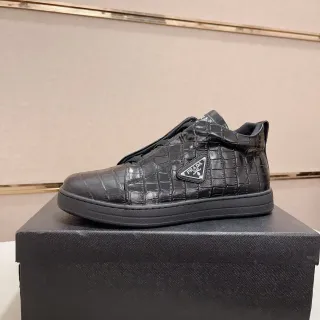Prada Cloudbust Black Crocodile-Embossed Leather Laceless Slip-On Lifestyle Sneakers — Prada Lifestyle Sneakers photo from the Yupoo catalog