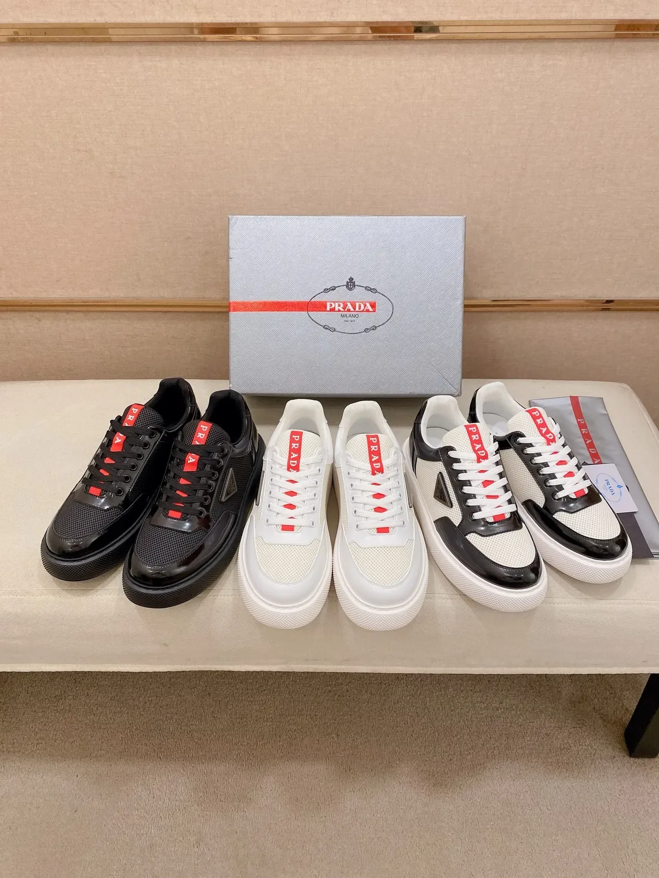 Prada Cloudbust Tênis Lifestyle Preto Patent e Malha 2