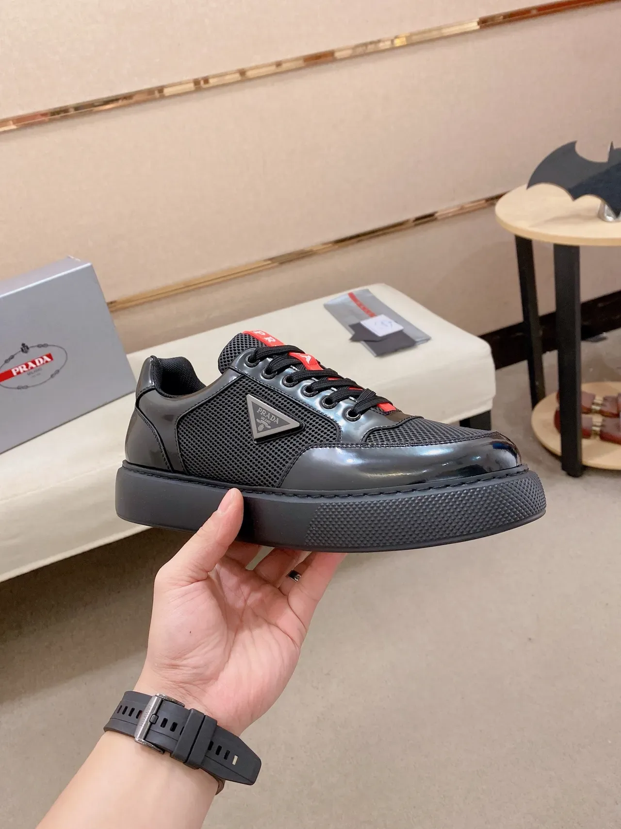 Prada Cloudbust Tênis Lifestyle Preto Patent e Malha 5