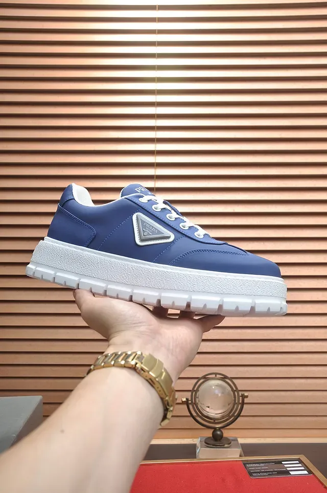 Prada Cloudbust sneakers lifestyle bleu et blanc 2