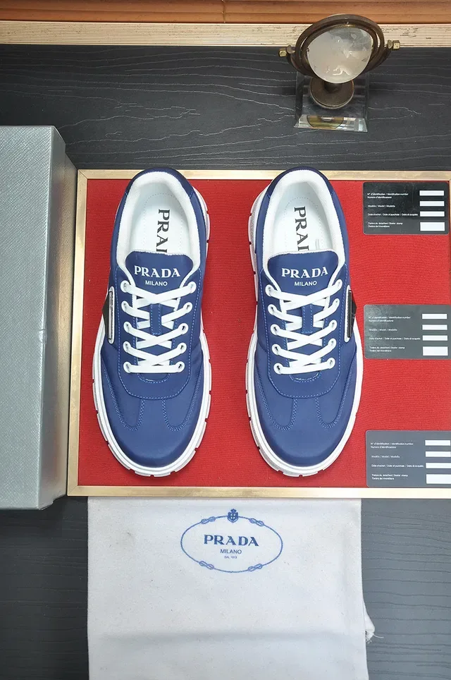 Prada Cloudbust sneakers lifestyle bleu et blanc 3