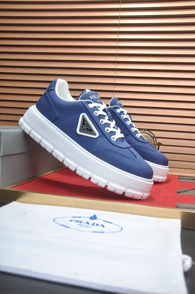 Prada Cloudbust sneakers lifestyle bleu et blanc 4