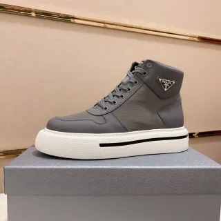 Prada Cloudbust 灰色皮革-纺织平台生活方式运动鞋