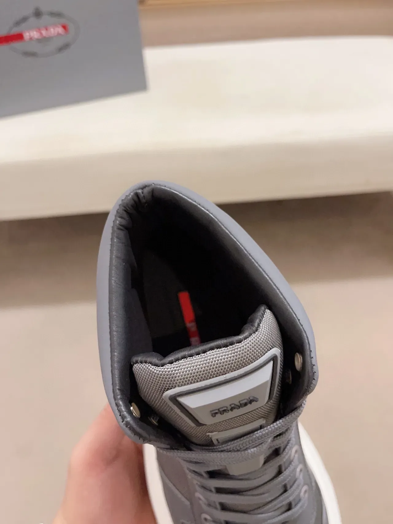 Prada Cloudbust 灰色皮革-纺织平台生活方式运动鞋 5