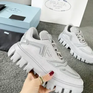 Prada Cloudbust Tênis chunky cinza claro