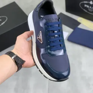 Prada Cloudbust Chaussures Lifestyle Bleu Marine Cuir Patent et Nylon