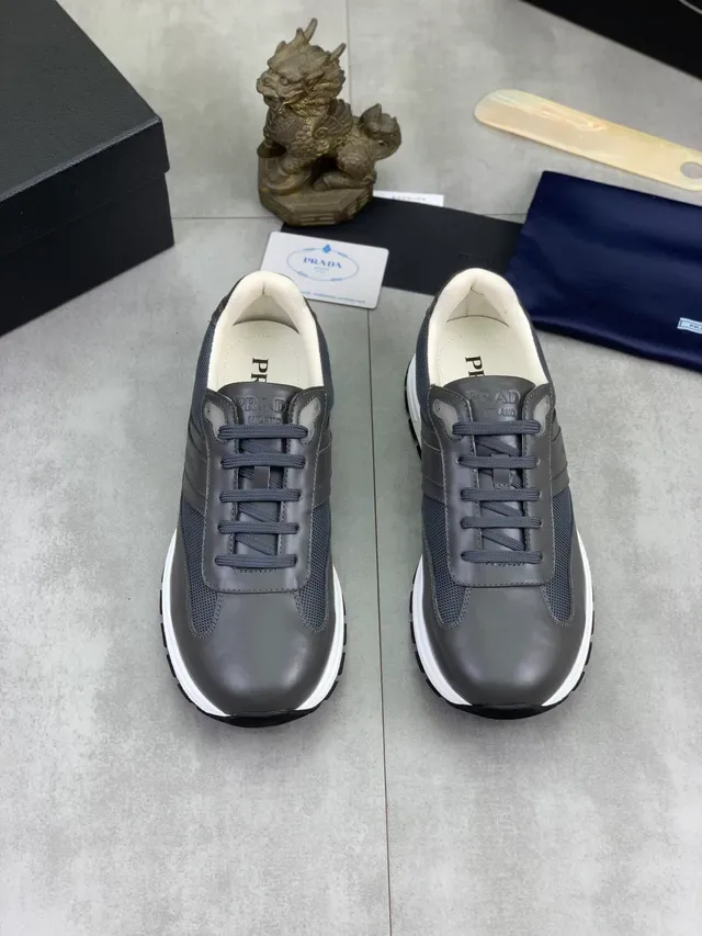 Prada Sneakers Cuir Mesh Gris Foncé et Navy 5