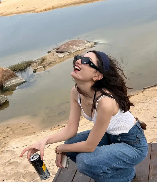 Prada Óculos de Sol Geométricos Facetados Pretos 4