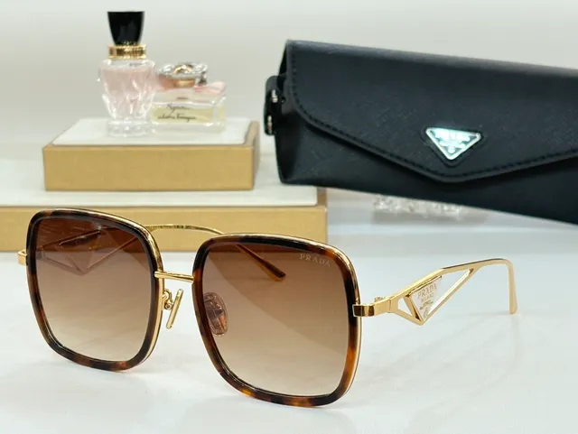 Prada Lunettes de Soleil Or Brun Monture Carrée Métal 6