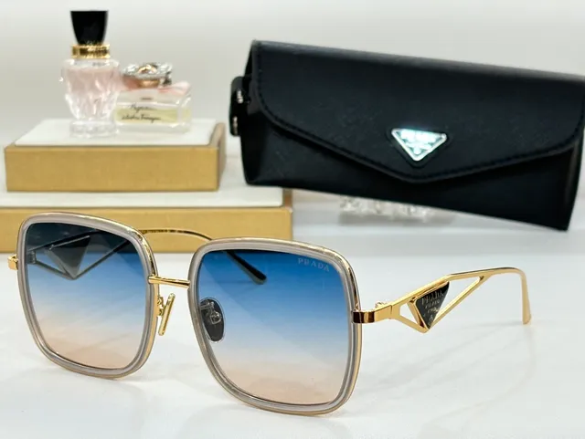 Prada Lunettes de Soleil Or Brun Monture Carrée Métal 8