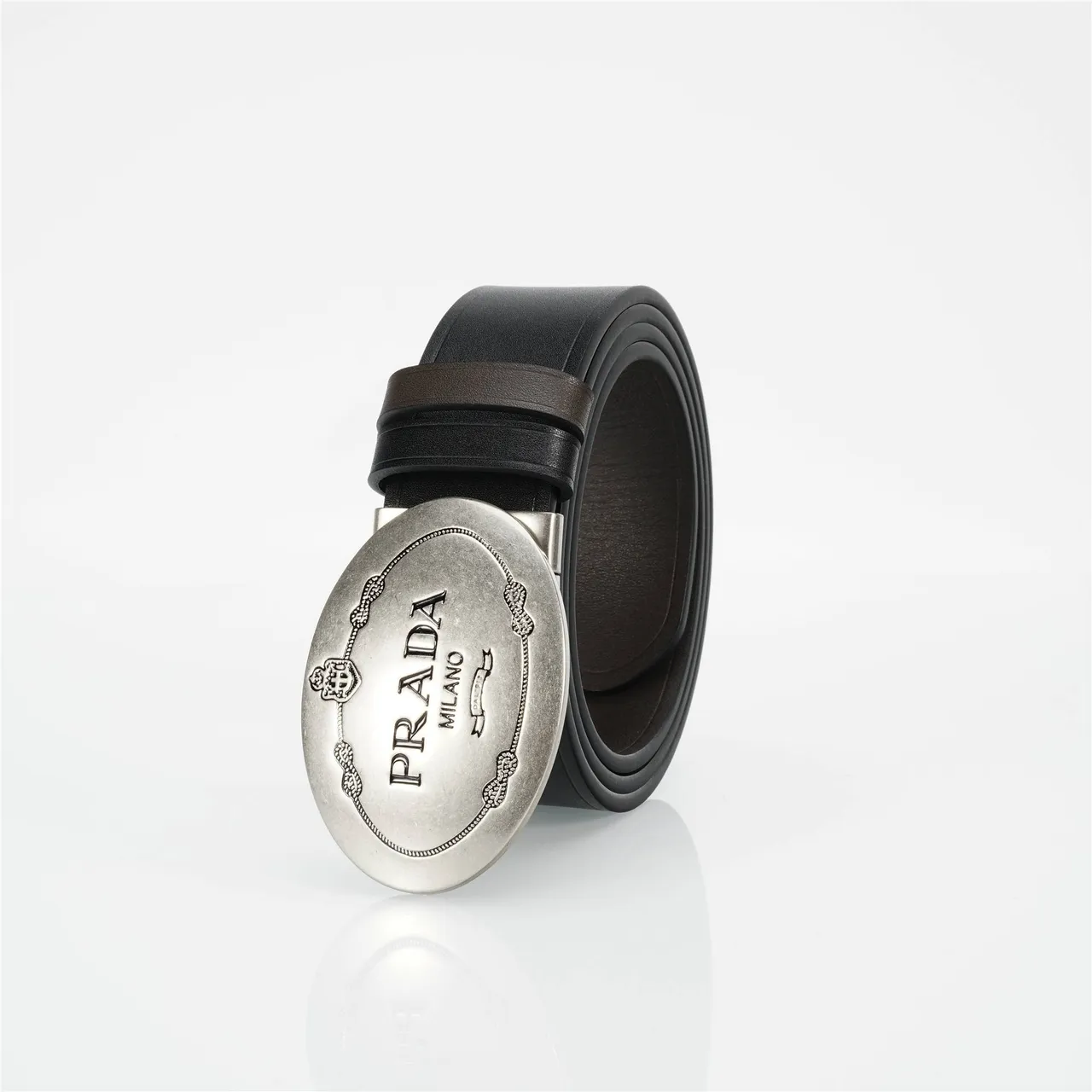 Prada Boucle Ovale Ceinture en Cuir Noir 6