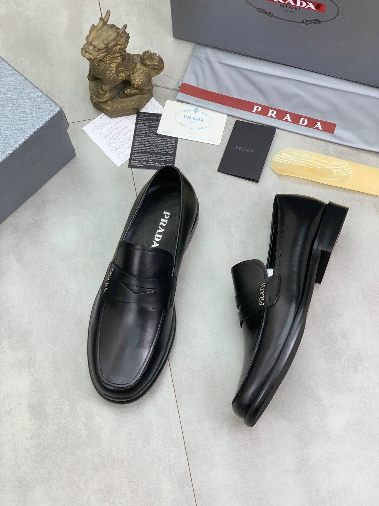 Prada Penny Loafer काले चमड़े के लोअफर 5