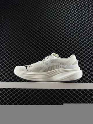 Puma Deviate NITRO 3 Off-White Running Shoes 2