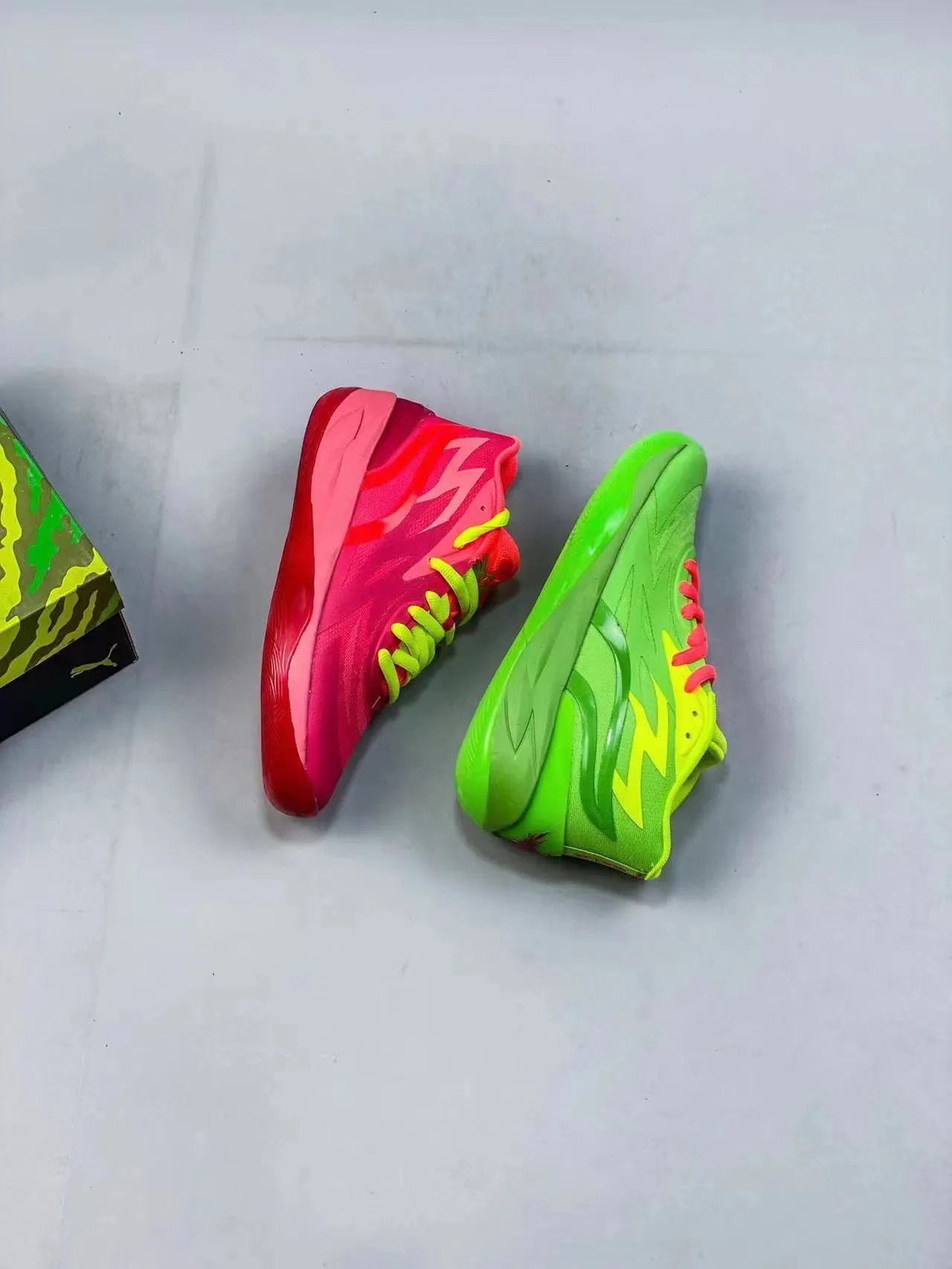 Puma Ramelo Bauer Personal Second Generation Chaussures de basket en rose vif et vert néon 2