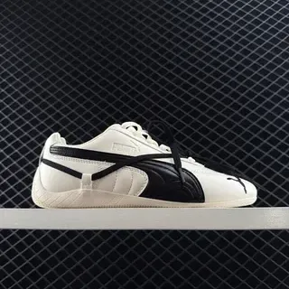 Puma Speedcat सफेद और काला लाइफस्टाइल स्नीकर