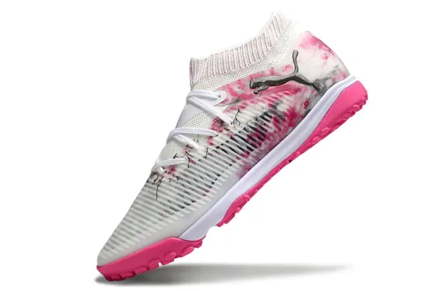 Puma Chaussures de Football Turf Blanc et Rose Collet de Chaussette en Maille Impression Tie-Dye Partie Supérieure 3