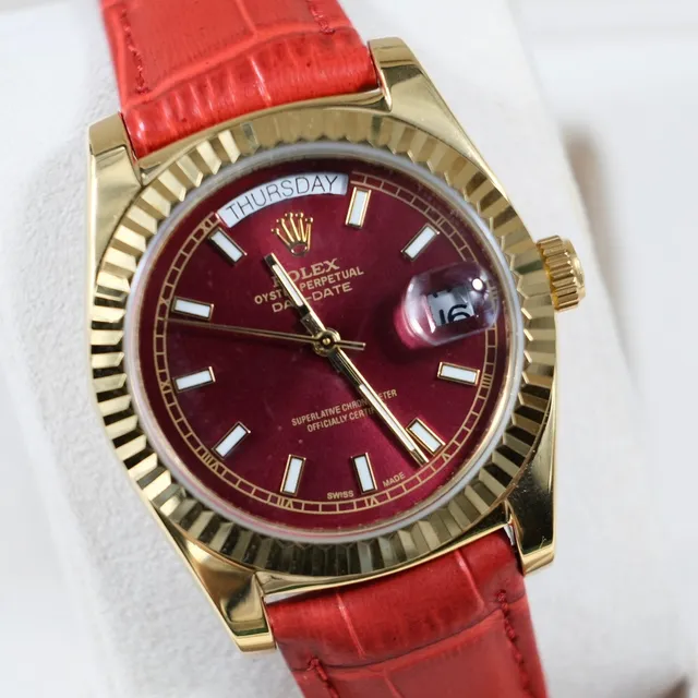 Rolex Day-Date बर्गंडी डायल सोने की फ्ल्यूटेड बेजल लाल चमड़े की पट्टी यांत्रिक घड़ी 5