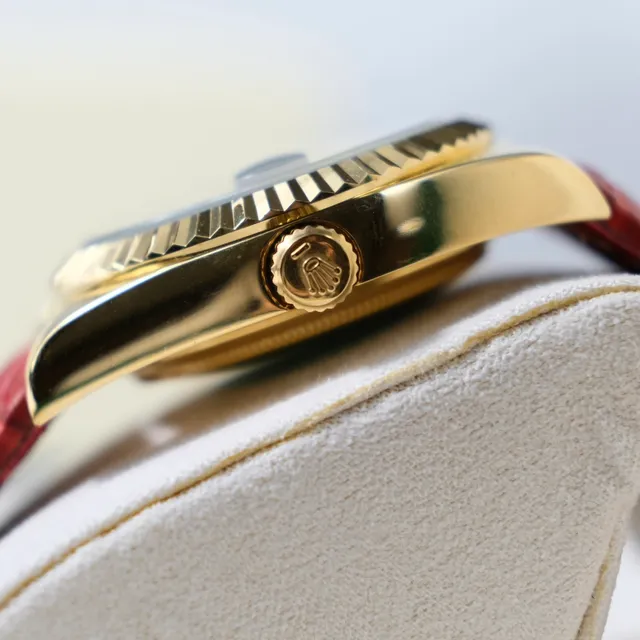 Rolex Day-Date बर्गंडी डायल सोने की फ्ल्यूटेड बेजल लाल चमड़े की पट्टी यांत्रिक घड़ी 6