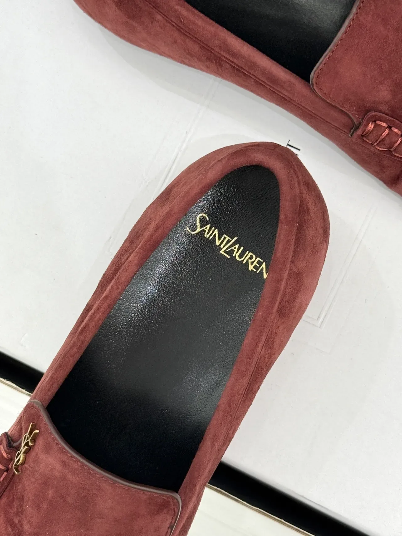 Saint Laurent 勃艮第麂皮褶皱前掌乐福鞋 3